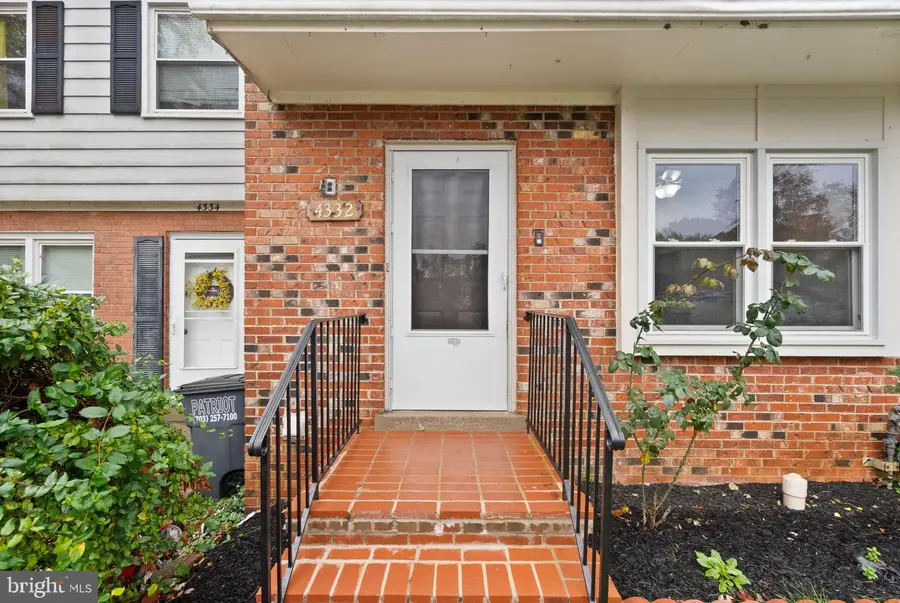 4332 Eileen Ct, Woodbridge, VA 22193 - Image #3