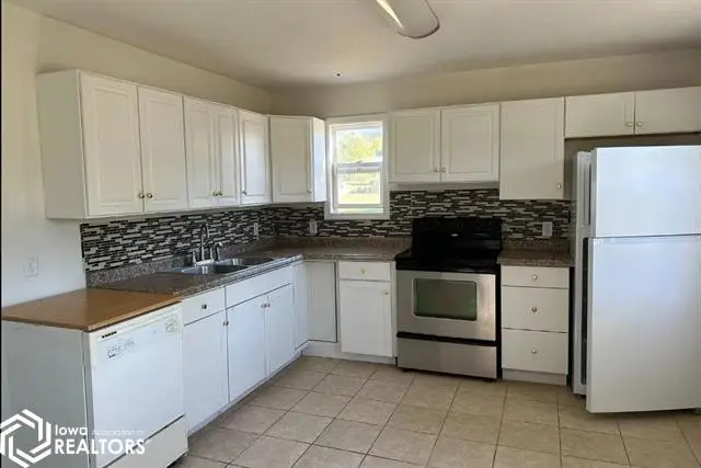 9 Weatherington, Dallas City, IL 62330 - Image #2