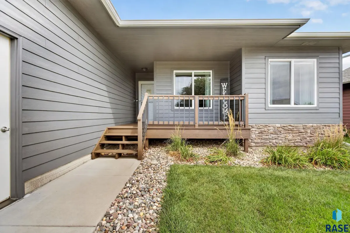 606 Marie Dr, Harrisburg, SD 57032 - #1