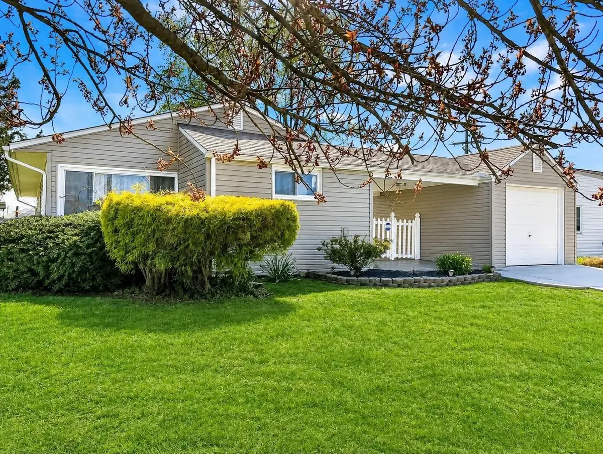 10 Incurve Rd., Levittown, PA 19057 - #1