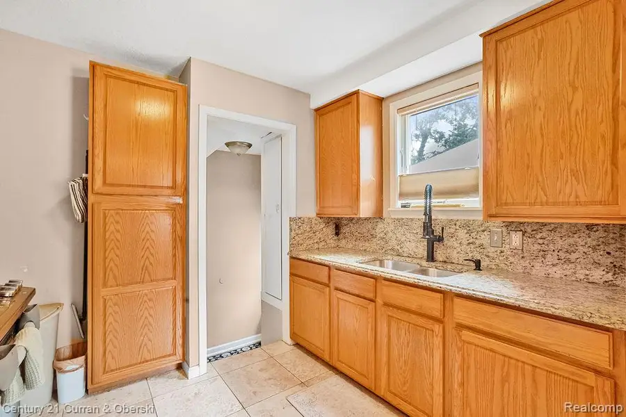 22510 Cherry Hill Street, Dearborn, MI 48124 - #3