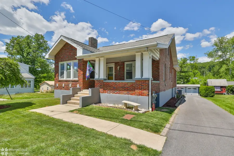 1635 E Emmaus Avenue, Salisbury, PA 18103 - #2
