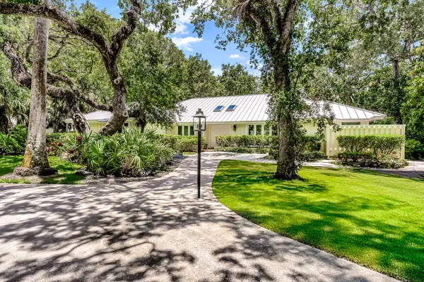 701 Canoe Trail, Vero Beach, FL 32963