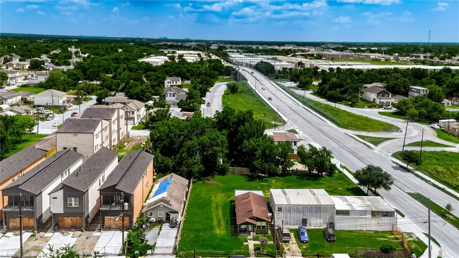 1229 E 33rd Street, Houston, TX 77022 - #2