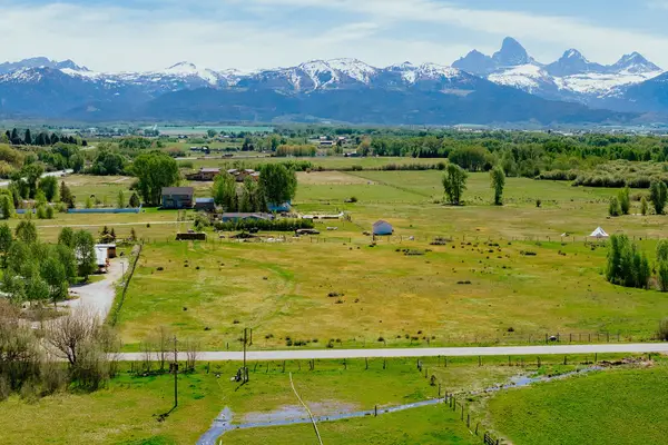 563 N 3000 W, Tetonia, ID 83452