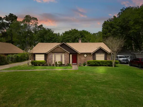 8218 Camborne Lane, Houston, TX 77070