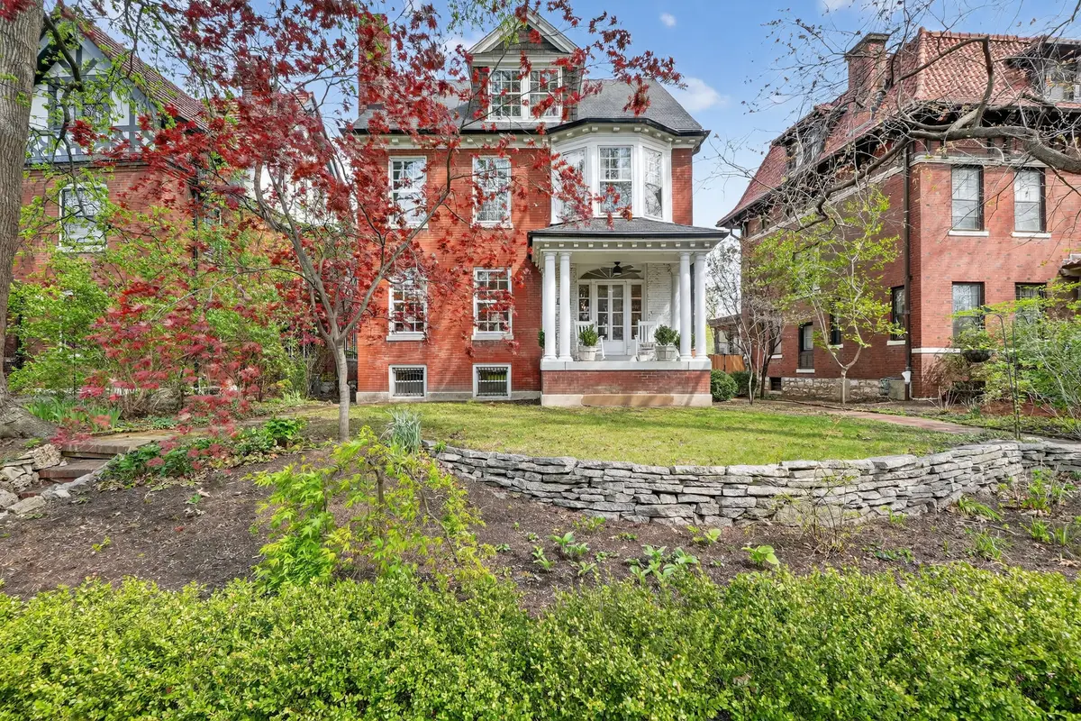 6219 Washington Avenue, Saint Louis, MO 63130 - #1