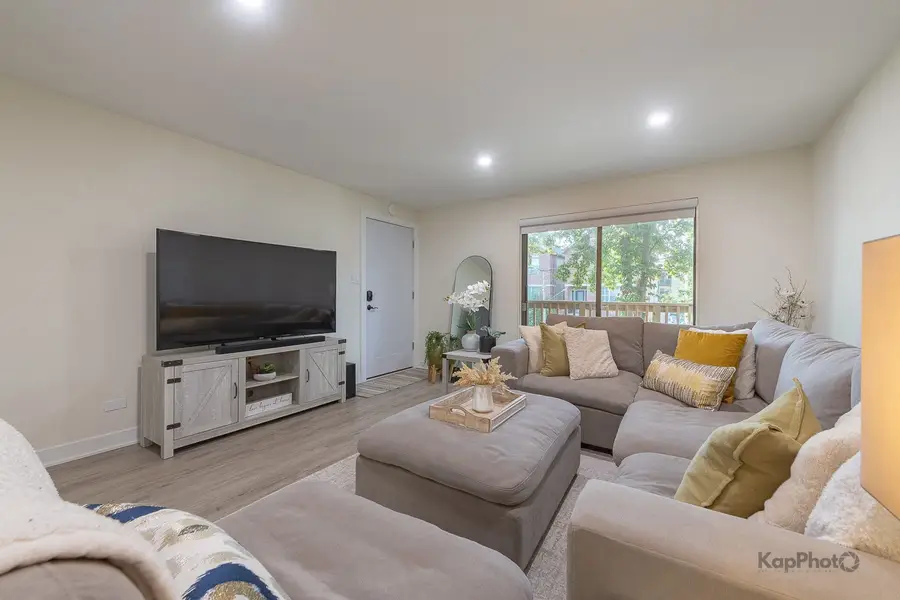 6612 W 64th Place #2W, Chicago, IL 60638 - #3