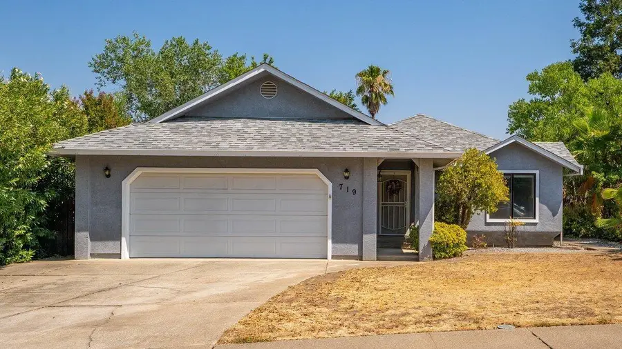 719 St Thomas Parkway, Redding, CA 96003 - Image #2