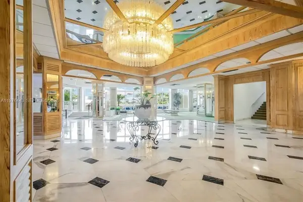 3180 S Ocean Dr #1018, Hallandale Beach, FL 33009