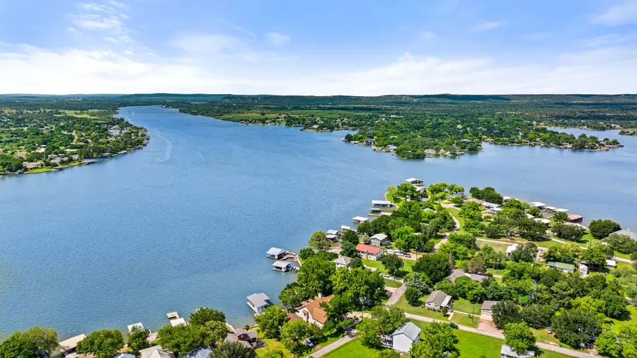 402 South Shorewood Dr, Granite Shoals, TX 78654 - #2