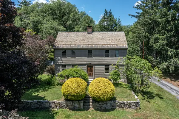 509 Weekeepeemee Road, Woodbury, CT 06798