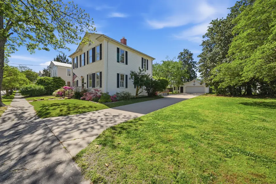 215 W Queen Street, Edenton, NC 27932 - #2