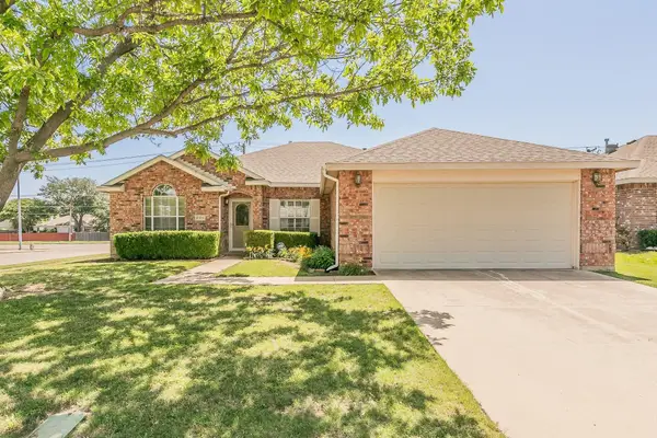 8301 Clearbrook Drive, Fort Worth, TX 76123