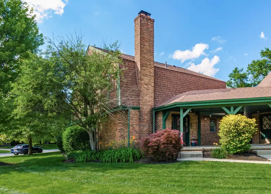 4544 Sandringham Drive, Columbus, OH 43220 - #2