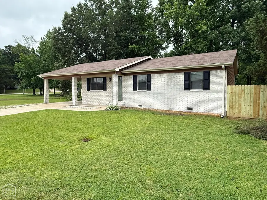 4210 Cedar Valley Drive, Paragould, AR 72450 - #2