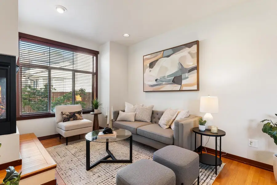 2400 W Boston Street, Seattle, WA 98199 - #2