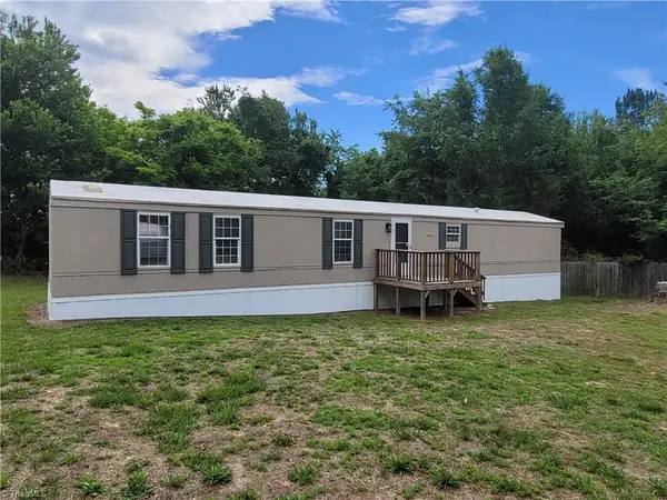 157 College Village Drive, Eden, NC 27288