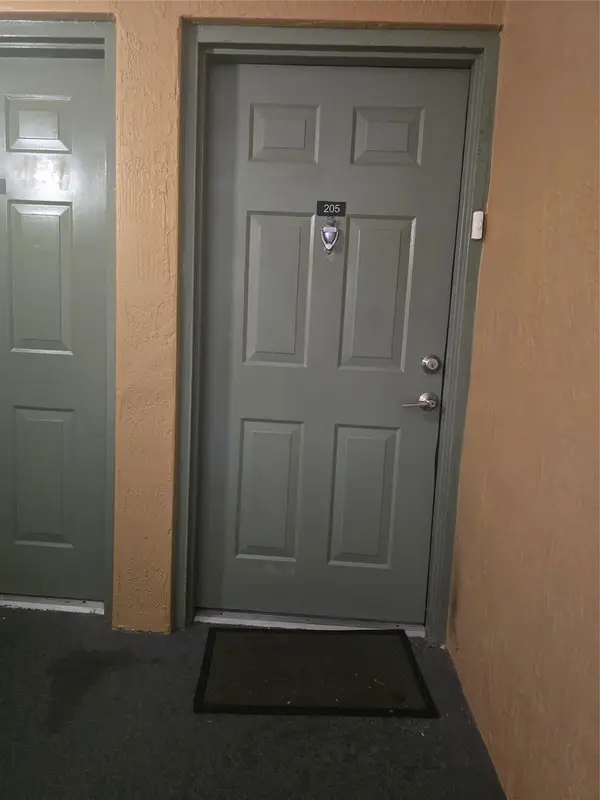 7970 N Nob Hill Road #205, Tamarac, FL 33321