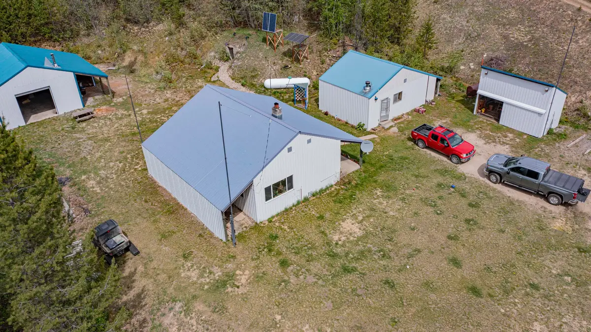 2884 Morris Rd, Naples, ID 83847 - Image #1
