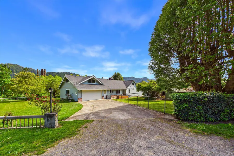305 Belleview Avenue, Rio Dell, CA 95562 - #2