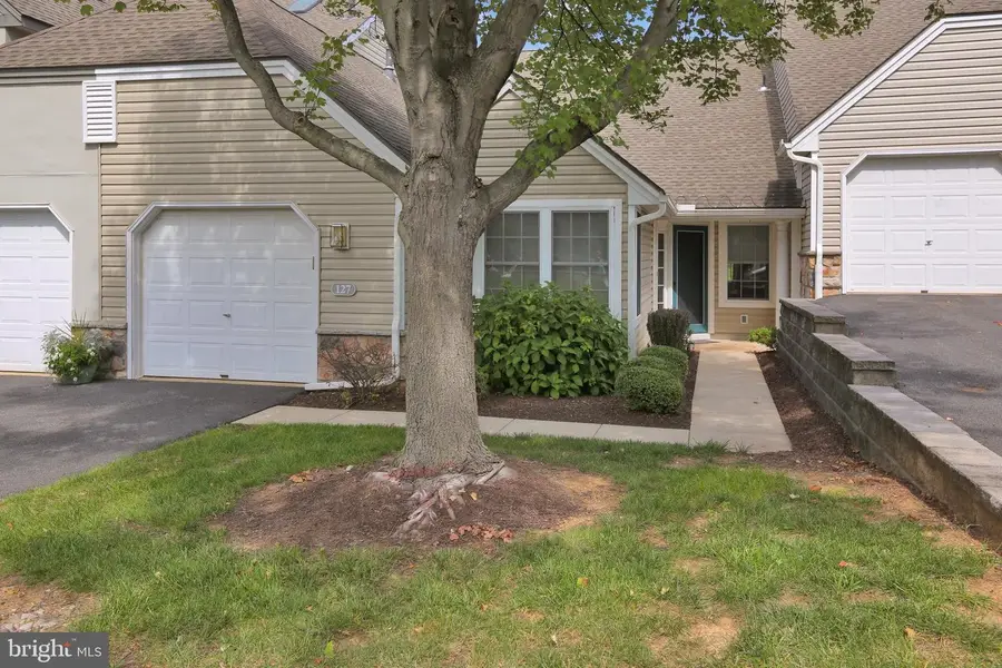 127 Hawthorne Ct, Wyomissing, PA 19610 - #2