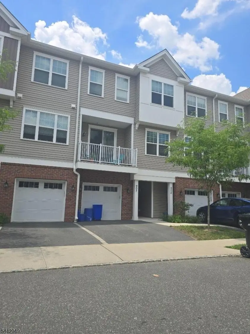 907 Greenland Sq, Highland Park, NJ 08904 - #1