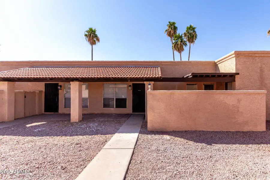 615 N ARROWHEAD Drive #Apt 3, Chandler, AZ 85224 - #2