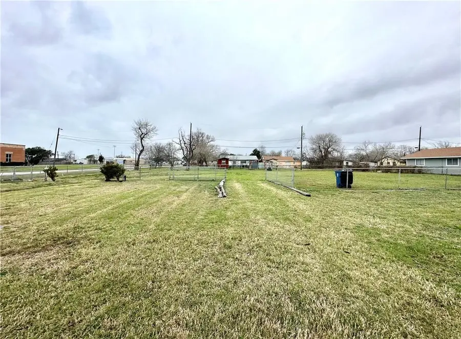 2713 El Paso Avenue, Ingleside, TX 78362 - #2