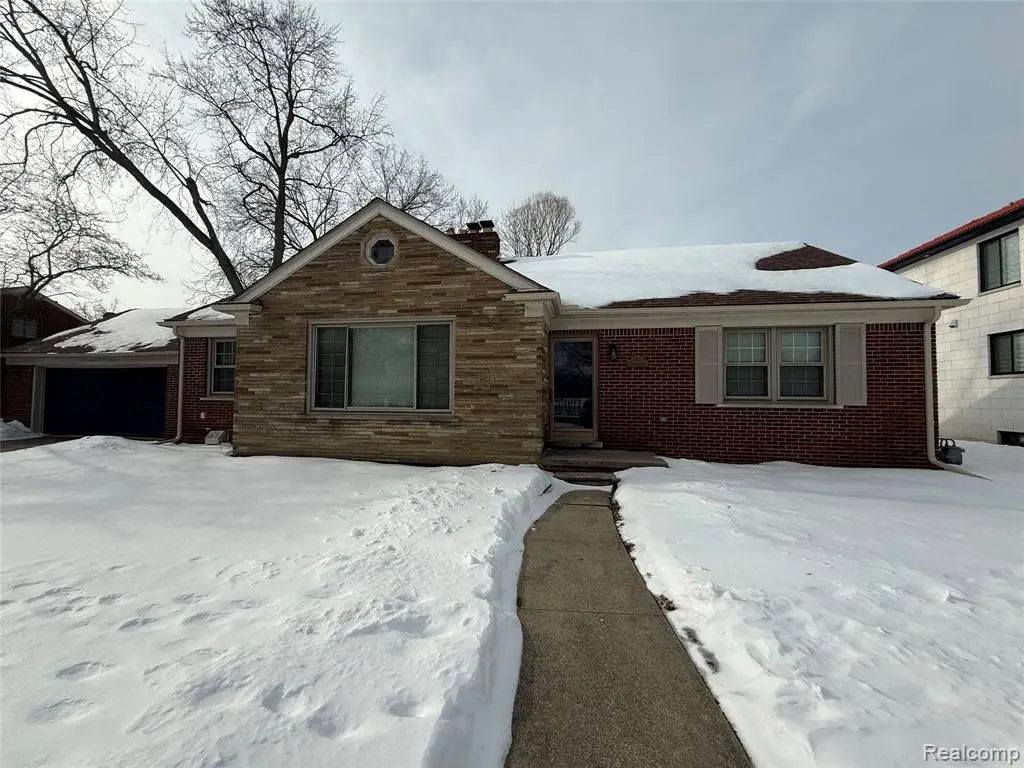 1221 Golfview Dr, Dearborn, MI 48128 - #1