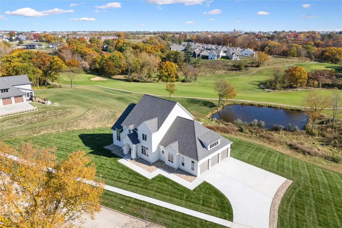 550 Harvest Road, Pella, IA 50219 - #1