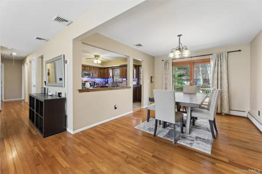 635 S Pascack Road, Chestnut Ridge, NY 10977 - #3