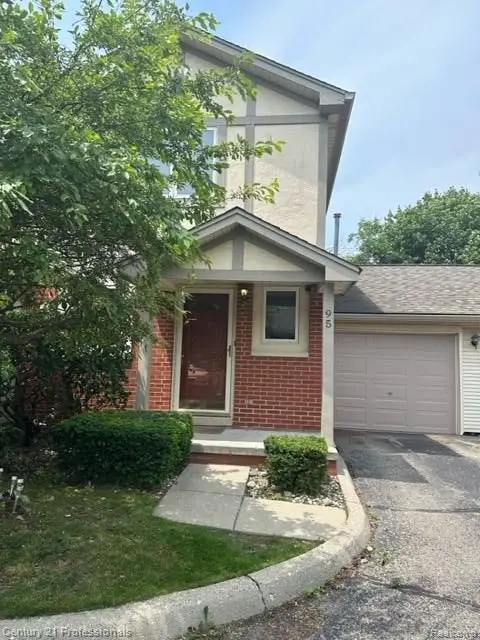 95 Walnut Boulevard, Rochester, MI 48307