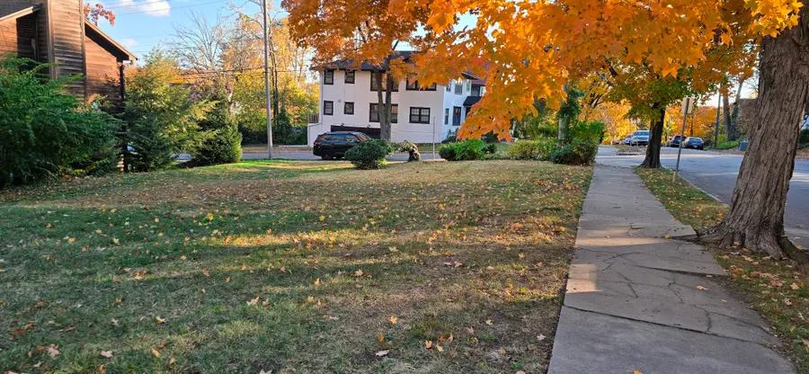 1118 W 48th Street, Kansas City, MO 64112 - #3