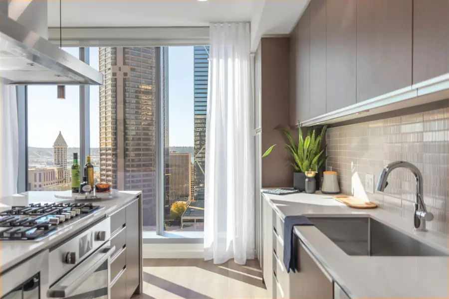 800 Columbia Street #2201, Seattle, WA 98104 - Image #2