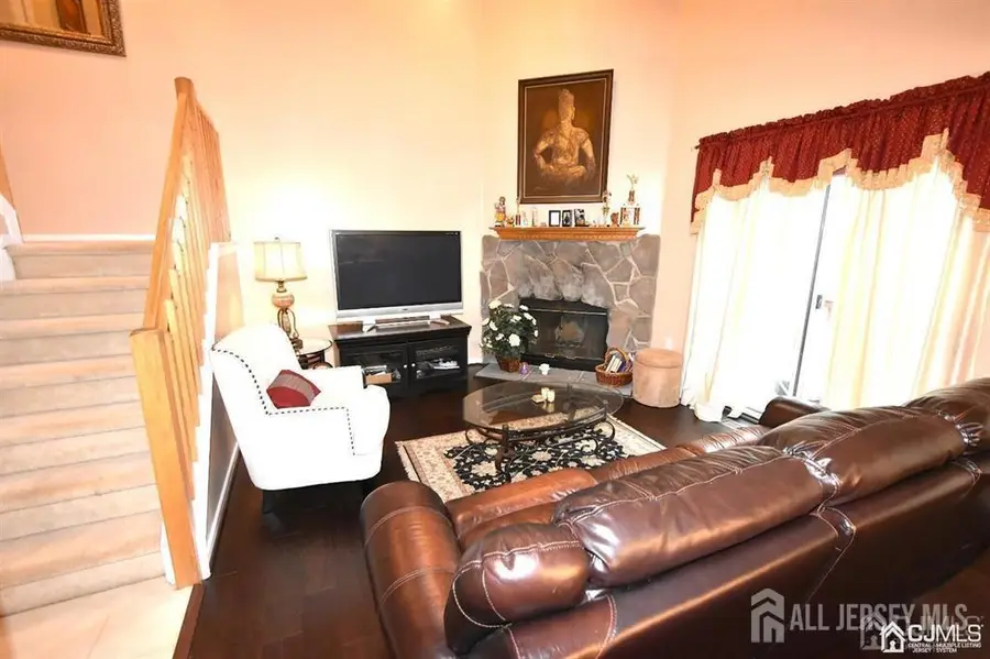 42 Heather Court, Monmouth Junction, NJ 08852 - Image #3