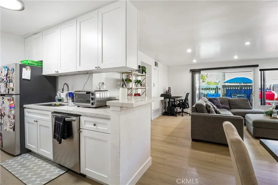 5700 Etiwanda #105, Tarzana, CA 91356 - #2