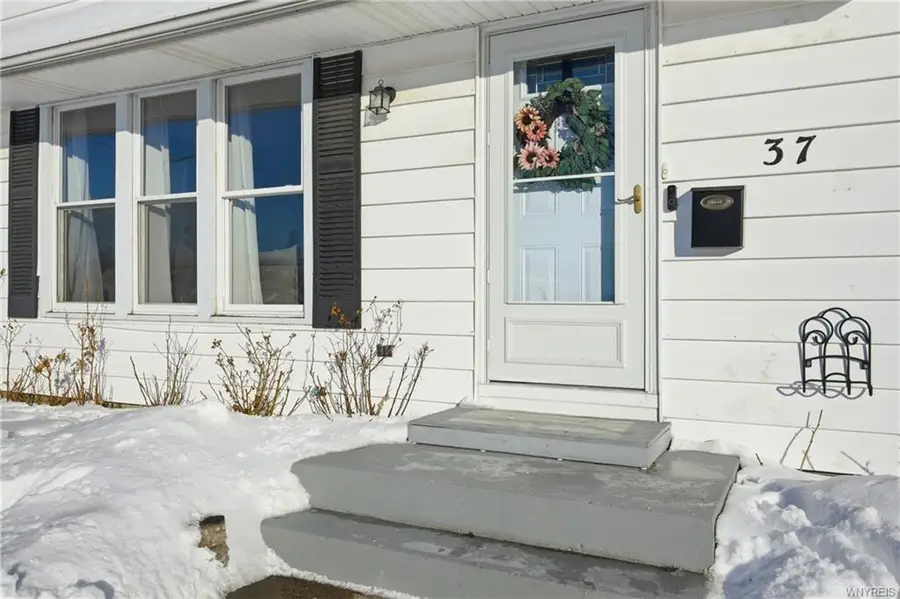 37 Richmond Avenue, Lancaster, NY 14086 - #3