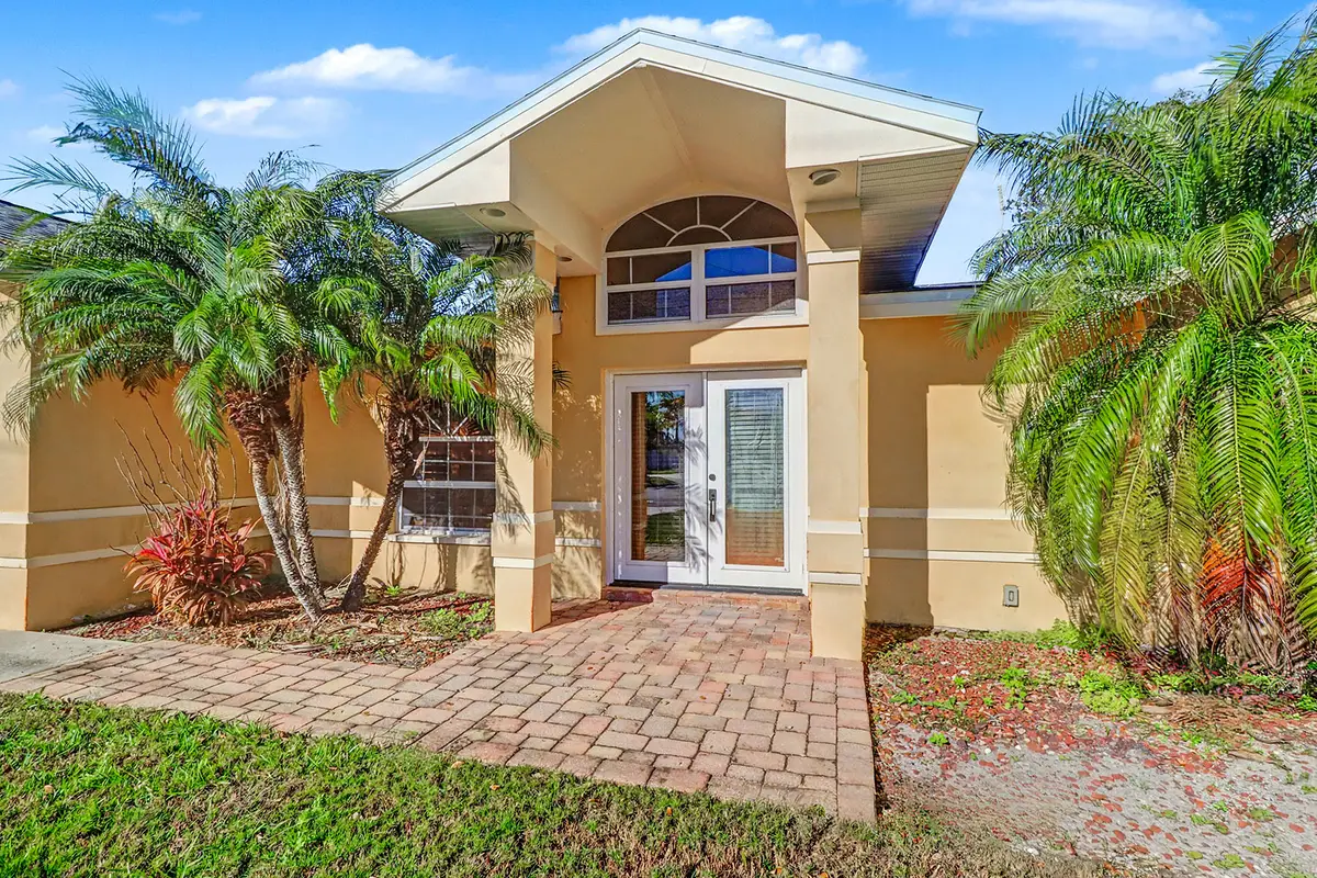 15918 Redington Drive, Redington Beach, FL 33708 - Image #1