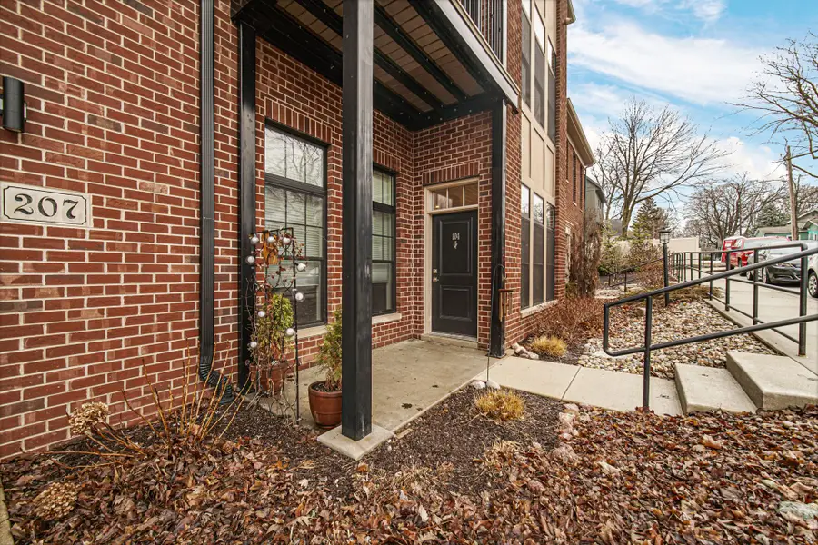 207 Academy Street #104, Valparaiso, IN 46383 - #3