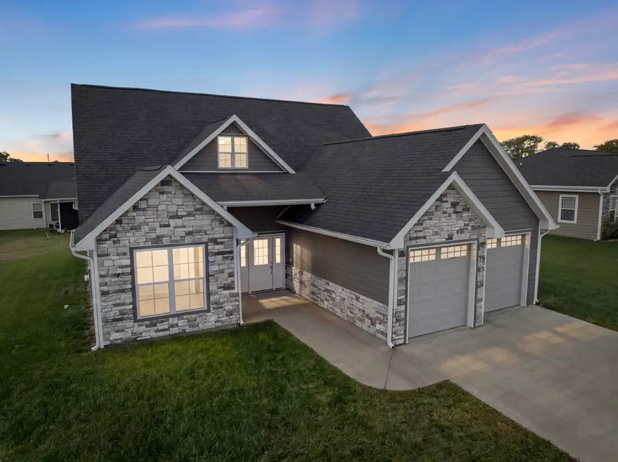 2107 Vinny Ave, Moberly, MO 65270 - #2