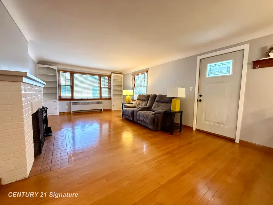 38 Congress A, Saginaw, MI 48602 - #3