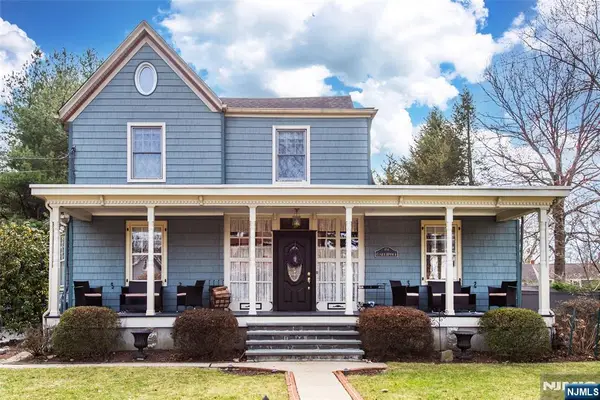 151 Washington Ave, Hillsdale Boro, NJ 07642