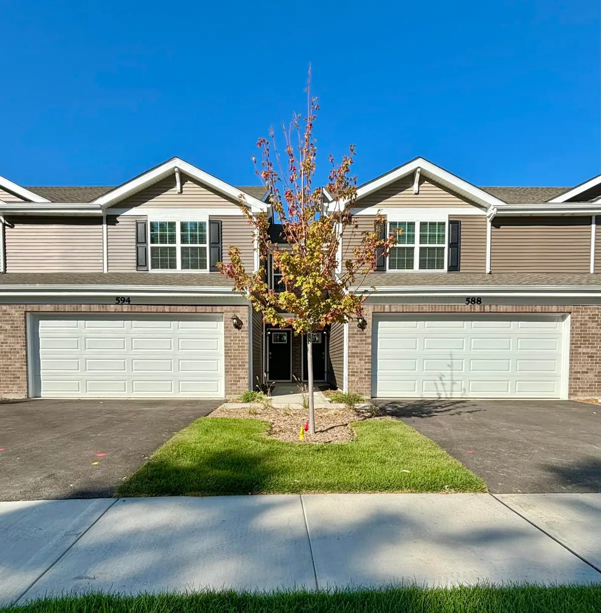 234 W 39th Place, Hobart, IN 46342 - #1