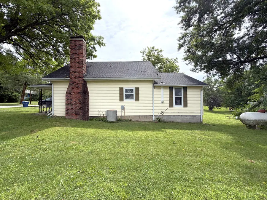 340 W Wisconsin Street, Breckenridge, MO 64625 - #2