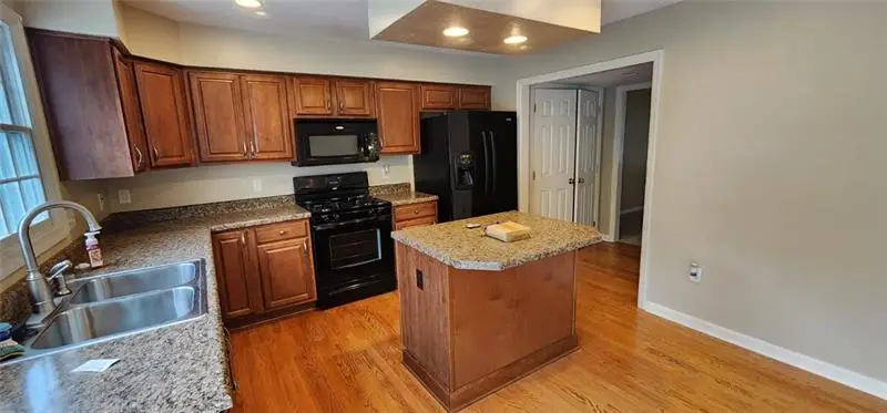 246 Overlook Ct, Coraopolis, PA 15108 - Image #2