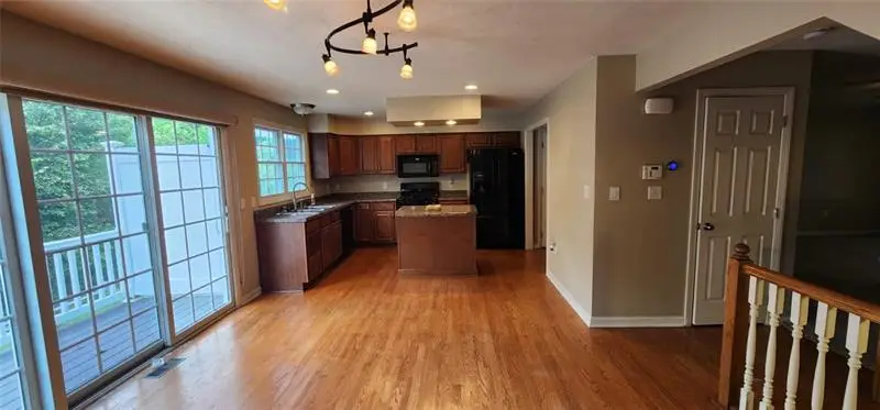 246 Overlook Ct, Coraopolis, PA 15108 - Image #3