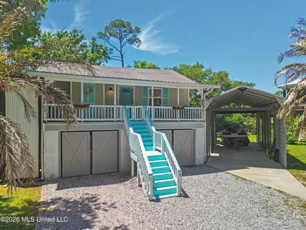22 Wolfe Street, Bay Saint Louis, MS 39520