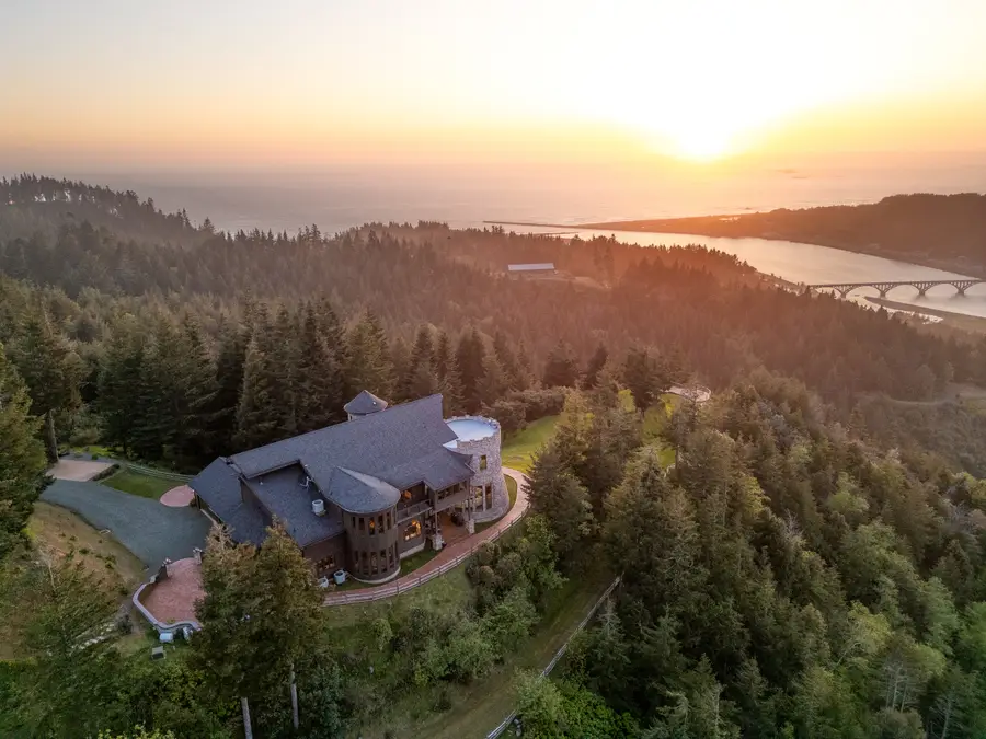 94880 Grizzly Mountain Rd, Gold Beach, OR 97444 - #3