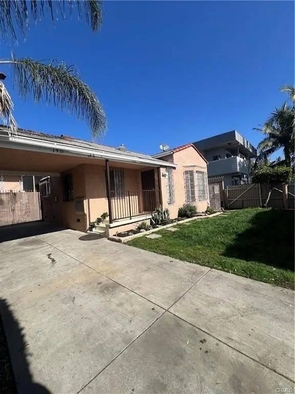 1933 S Corning, Los Angeles, CA 90034